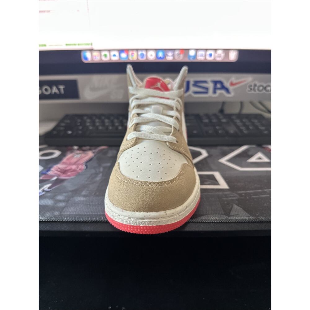 Kid's Size 5.5Y Air Jordan 1 Mid SE Peanut Butter and Jelly HJ5958-206 - Picture 3 of 8
